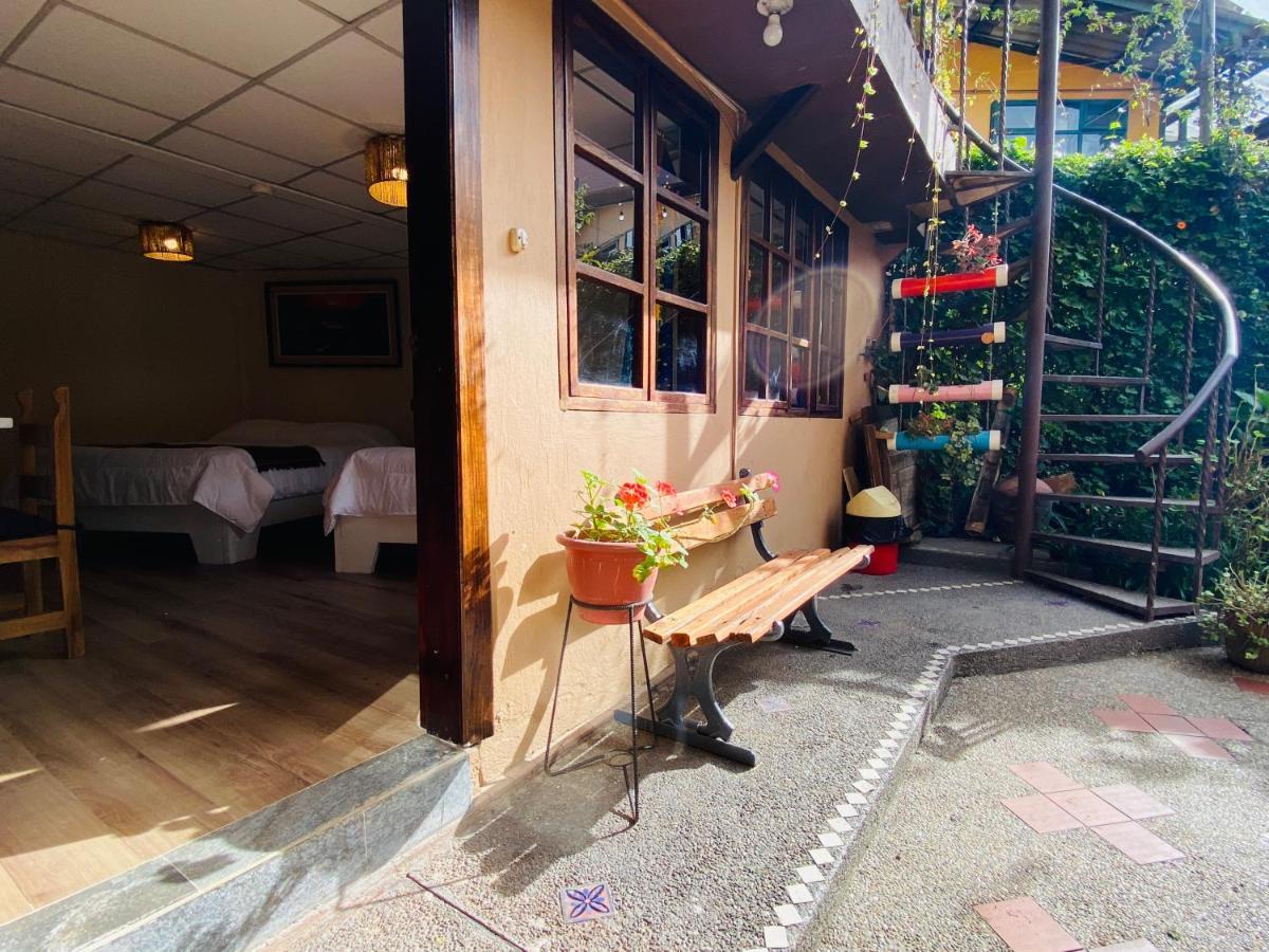 Hostal Alcala Кито Экстерьер фото