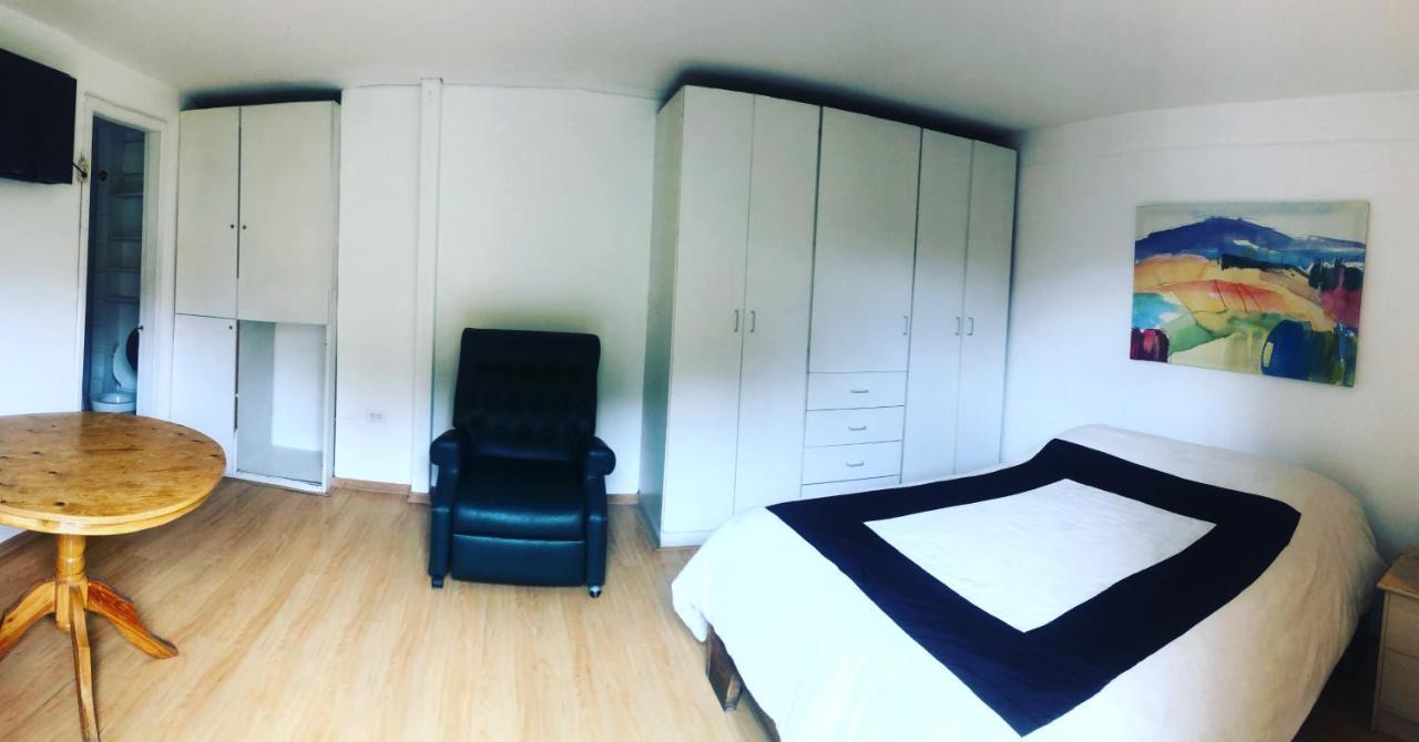 Hostal Alcala Кито Экстерьер фото