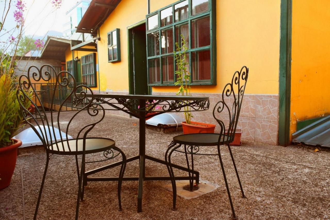 Hostal Alcala Кито Экстерьер фото
