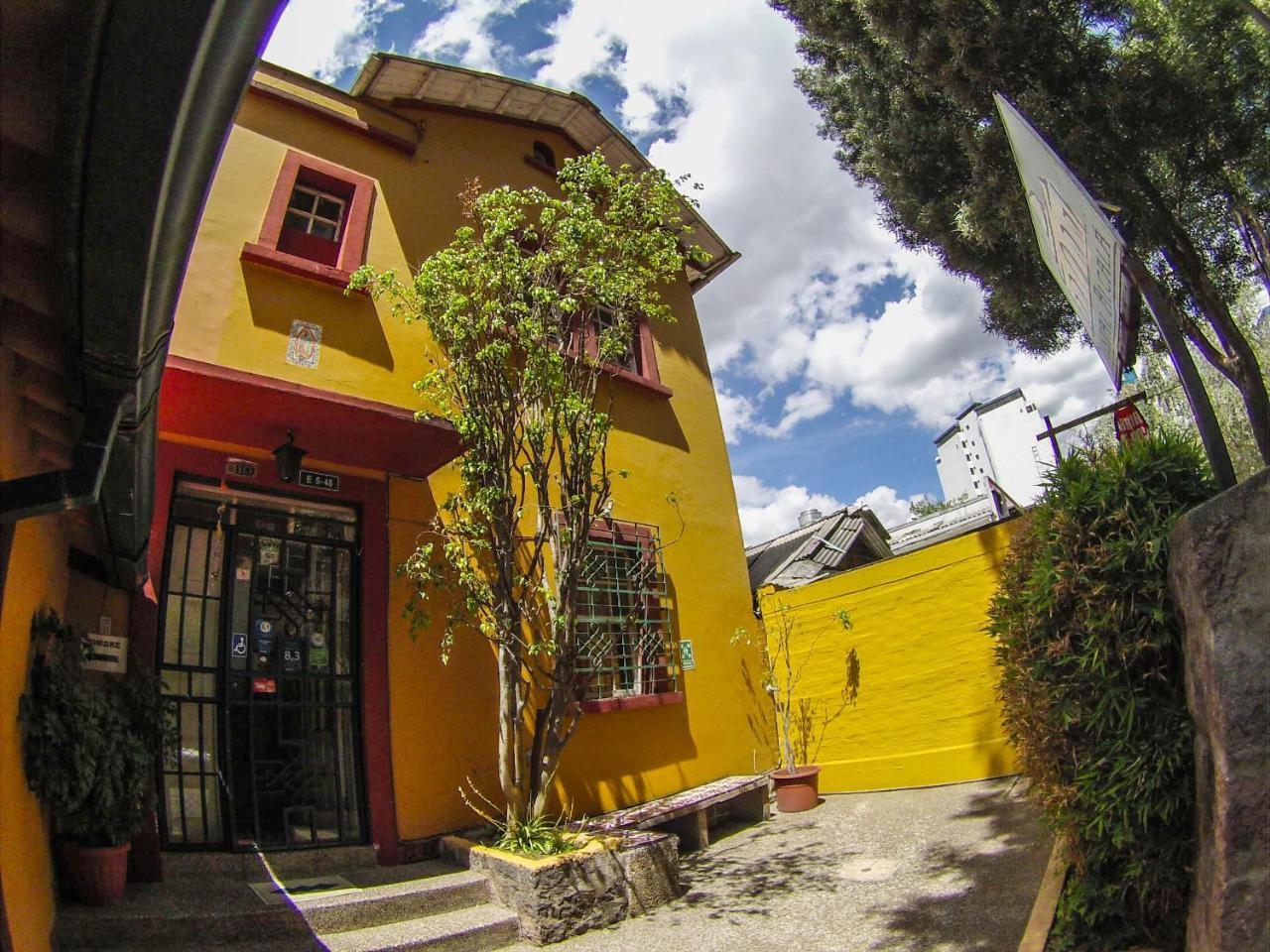Hostal Alcala Кито Экстерьер фото