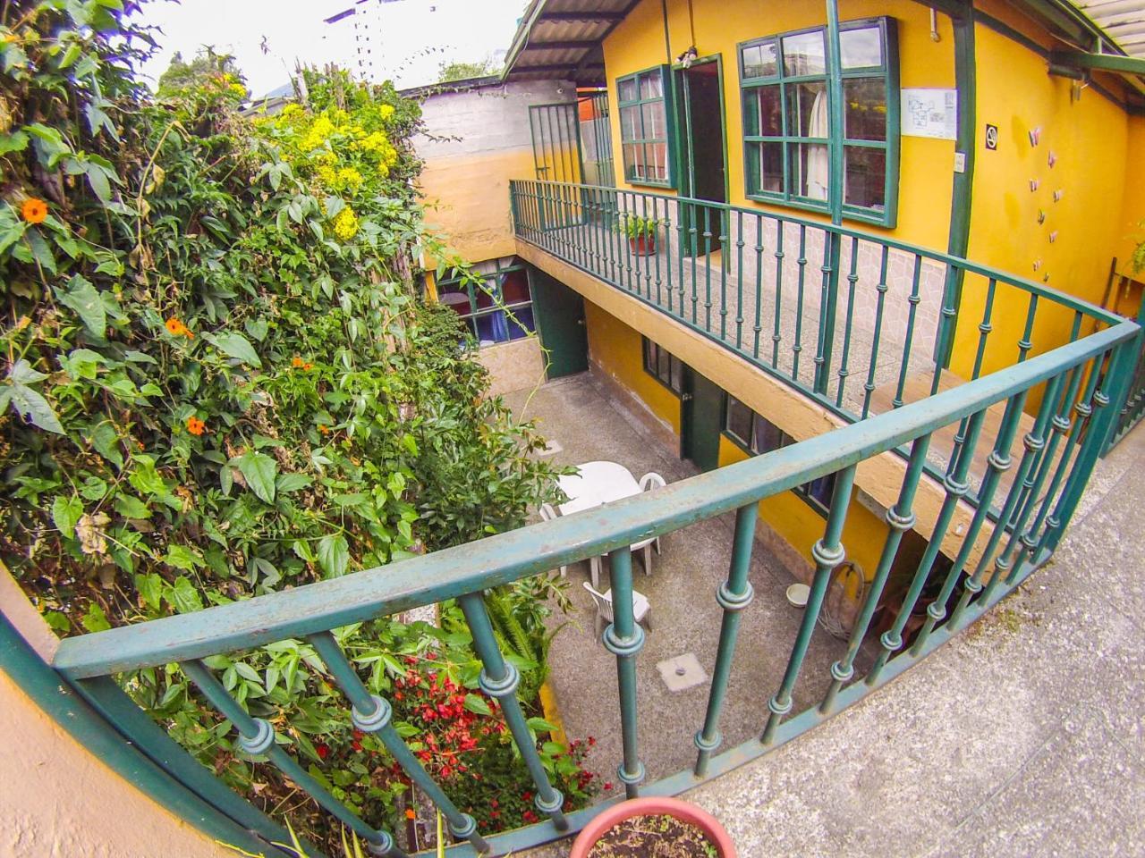 Hostal Alcala Кито Экстерьер фото